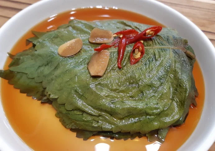 marinated perilla leaves